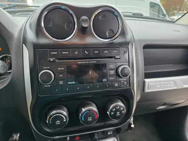 2016 Jeep Compass FWD 4dr North - Photo 13