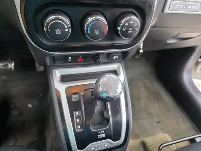2016 Jeep Compass FWD 4dr North - Photo 14