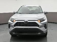 2025 Toyota RAV4 LE HYBRID & GAS |AWD | LOW MILEAGE | APPLE CARP - Photo 2