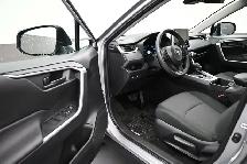 2025 Toyota RAV4 LE HYBRID & GAS |AWD | LOW MILEAGE | APPLE CARP - Photo 16