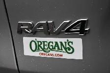 2025 Toyota RAV4 LE HYBRID & GAS |AWD | LOW MILEAGE | APPLE CARP - Photo 22