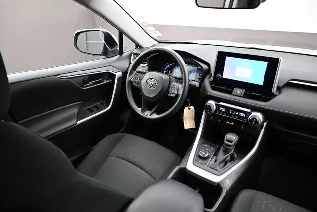 2025 Toyota RAV4 LE HYBRID & GAS |AWD | LOW MILEAGE | APPLE CARP - Photo 25