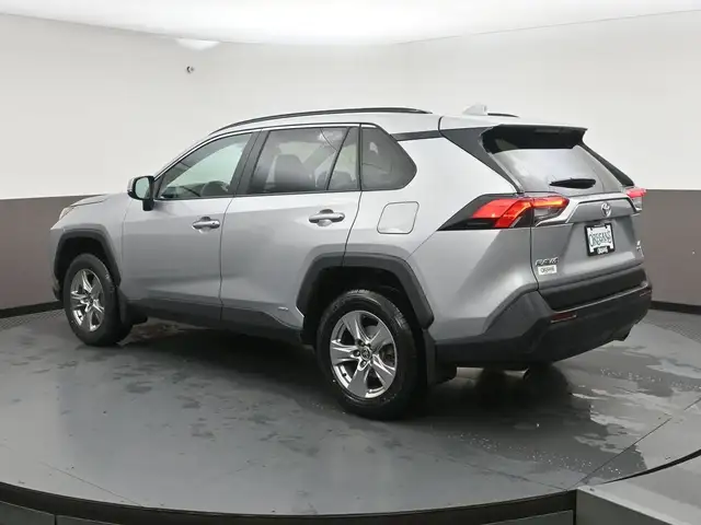 2025 Toyota RAV4 LE HYBRID & GAS |AWD | LOW MILEAGE | APPLE CARP - Photo 30