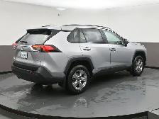 2025 Toyota RAV4 LE HYBRID & GAS |AWD | LOW MILEAGE | APPLE CARP - Photo 32