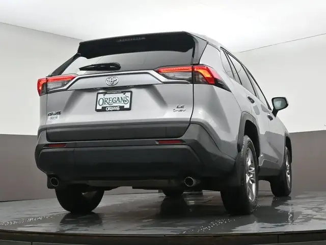 2025 Toyota RAV4 LE HYBRID & GAS |AWD | LOW MILEAGE | APPLE CARP - Photo 41