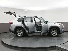 2025 Toyota RAV4 LE HYBRID & GAS |AWD | LOW MILEAGE | APPLE CARP - Photo 50