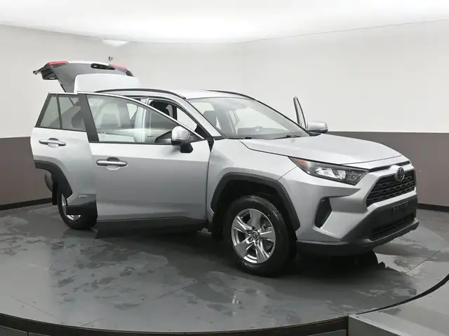2025 Toyota RAV4 LE HYBRID & GAS |AWD | LOW MILEAGE | APPLE CARP - Photo 51