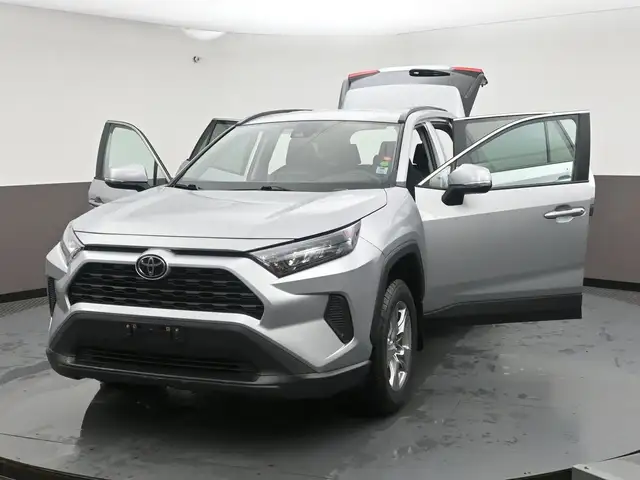 2025 Toyota RAV4 LE HYBRID & GAS |AWD | LOW MILEAGE | APPLE CARP - Photo 52