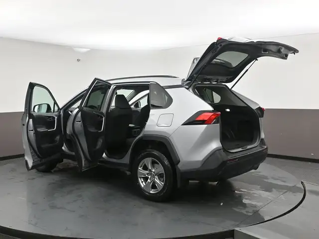 2025 Toyota RAV4 LE HYBRID & GAS |AWD | LOW MILEAGE | APPLE CARP - Photo 55