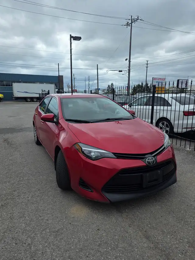2019 Toyota Corolla LE - Photo 2