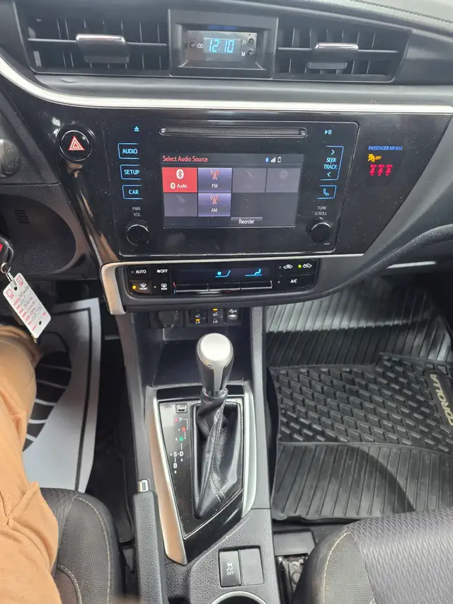 2019 Toyota Corolla LE - Photo 8
