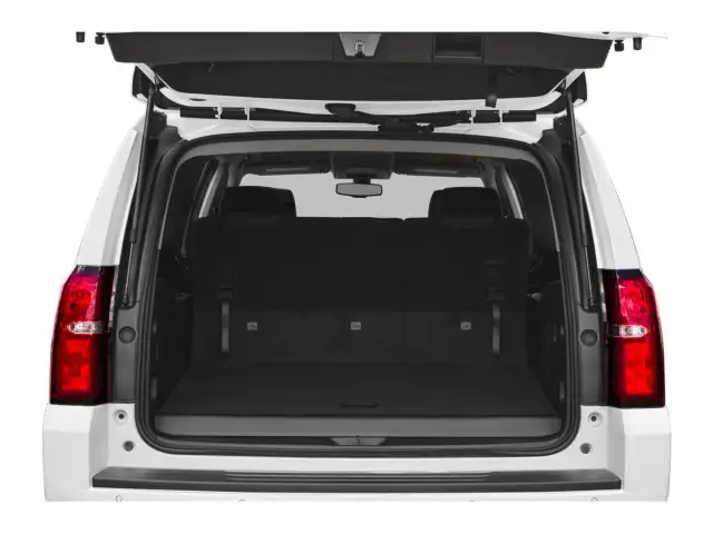 2019 Chevrolet Suburban LT - Photo 8