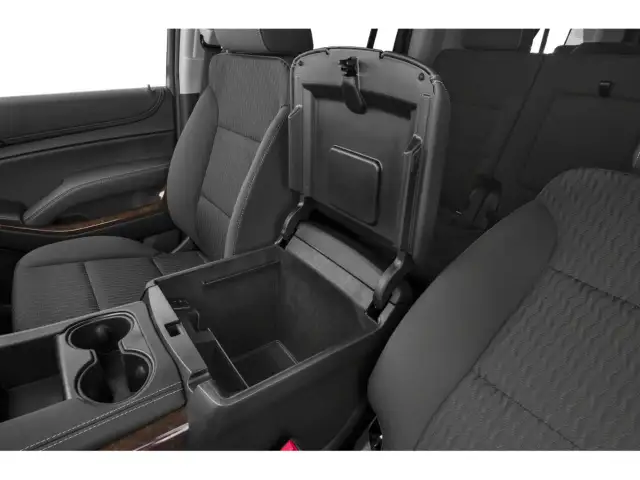 2019 Chevrolet Suburban LT - Photo 11