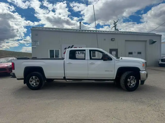 2018 GMC Sierra 3500HD SLE - Photo 2