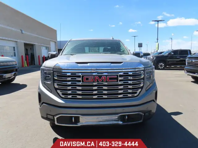 2025 GMC Sierra 1500 - Photo 2