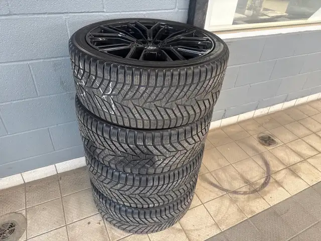 2023 Toyota GR Supra 3.0 GR! Two Sets of Tires and Rims! - Photo 27