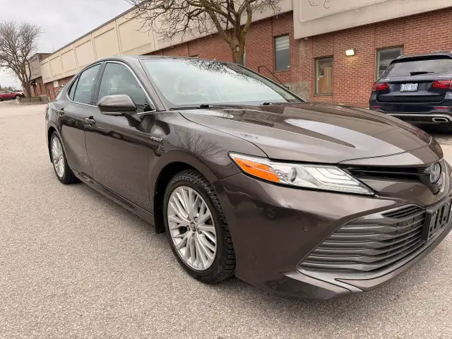 2020 Toyota Camry Hybrid XLE Auto, LEATHER, SUNROOF, NAVIGATION - Photo 3