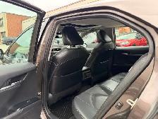 2020 Toyota Camry Hybrid XLE Auto, LEATHER, SUNROOF, NAVIGATION - Photo 13