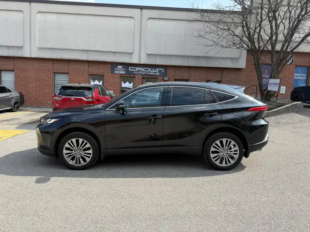 2023 Toyota Venza LIMITED AWD , ONE OWNER, PANORAMIC ROOF, LEATH - Photo 4