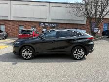 2023 Toyota Venza LIMITED AWD , ONE OWNER, PANORAMIC ROOF, LEATH - Photo 4