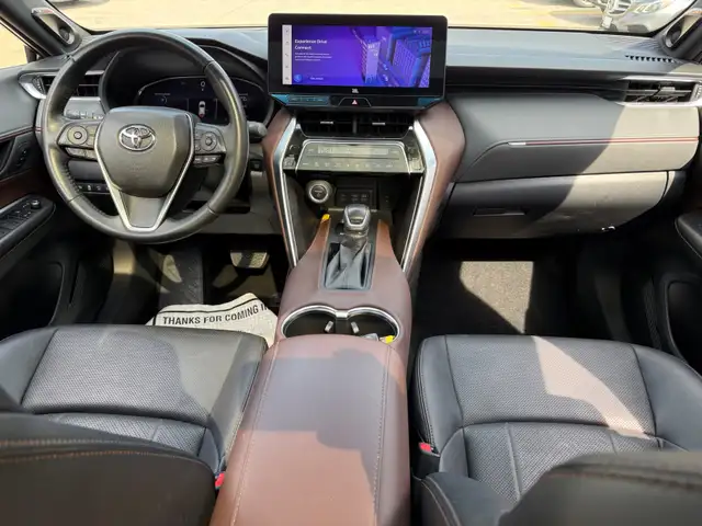 2023 Toyota Venza LIMITED AWD , ONE OWNER, PANORAMIC ROOF, LEATH - Photo 10