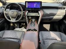2023 Toyota Venza LIMITED AWD , ONE OWNER, PANORAMIC ROOF, LEATH - Photo 10