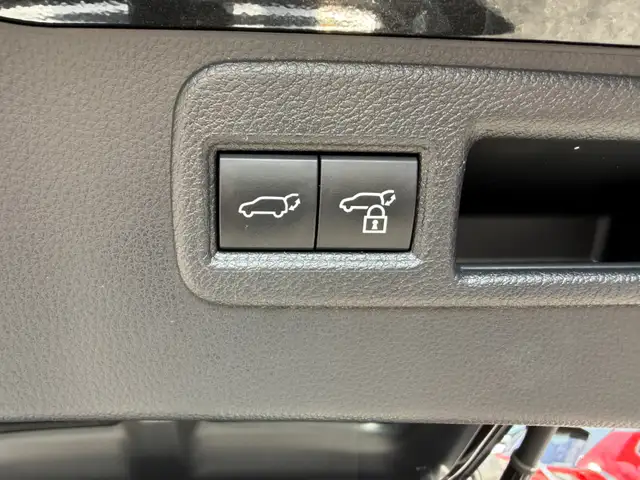 2023 Toyota Venza LIMITED AWD , ONE OWNER, PANORAMIC ROOF, LEATH - Photo 13