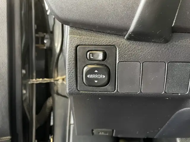 2017 Toyota Corolla CE - Photo 24