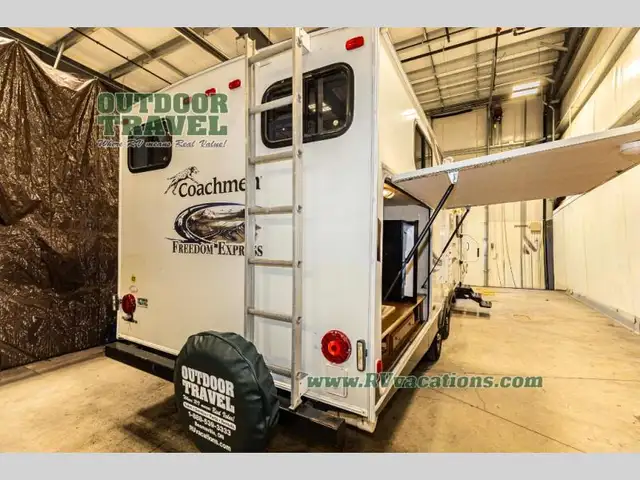 2013 Coachmen RV Freedom Express 292BHDS - Photo 5