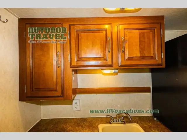 2013 Coachmen RV Freedom Express 292BHDS - Photo 8