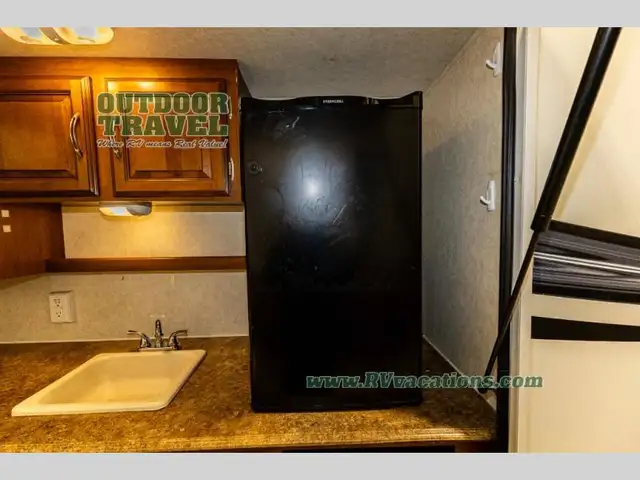 2013 Coachmen RV Freedom Express 292BHDS - Photo 11