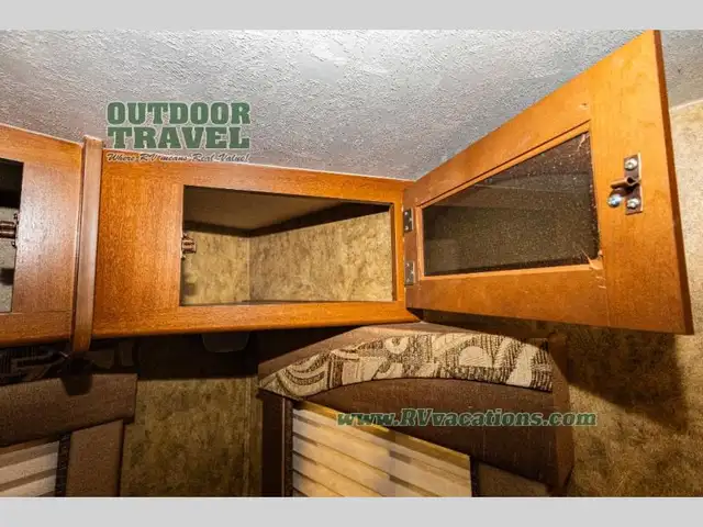 2013 Coachmen RV Freedom Express 292BHDS - Photo 18