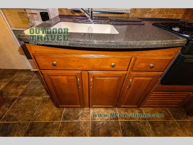 2013 Coachmen RV Freedom Express 292BHDS - Photo 26
