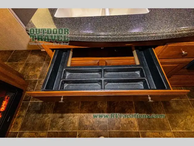 2013 Coachmen RV Freedom Express 292BHDS - Photo 27