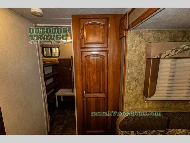 2013 Coachmen RV Freedom Express 292BHDS - Photo 35