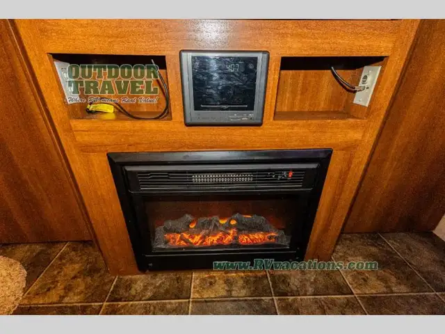 2013 Coachmen RV Freedom Express 292BHDS - Photo 39