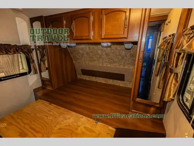 2013 Coachmen RV Freedom Express 292BHDS - Photo 43