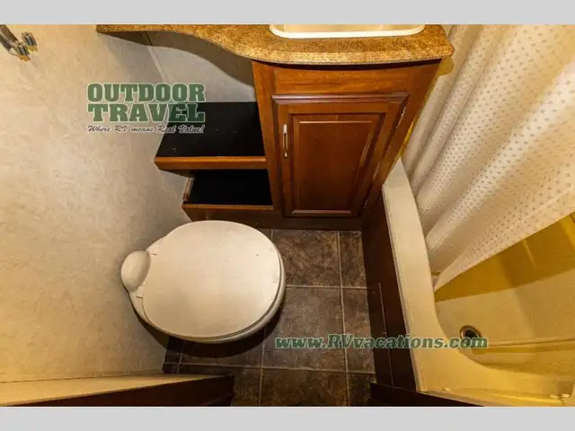 2013 Coachmen RV Freedom Express 292BHDS - Photo 52