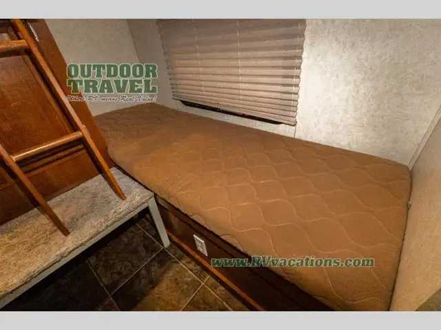 2013 Coachmen RV Freedom Express 292BHDS - Photo 63