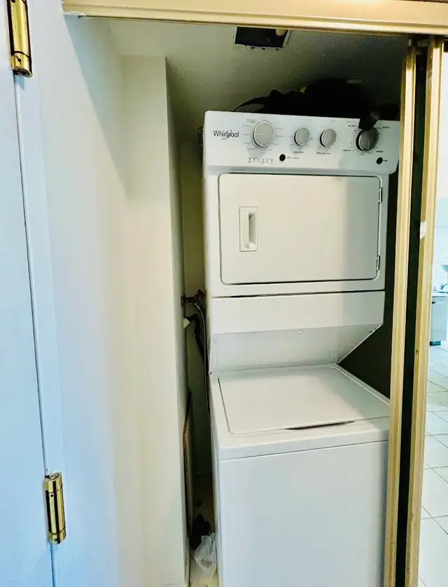 LARGE ALL-INCLUSIVE SUITE AVAILABLE NOW, MISSISSAUGA CITY CENTRE - Photo 14