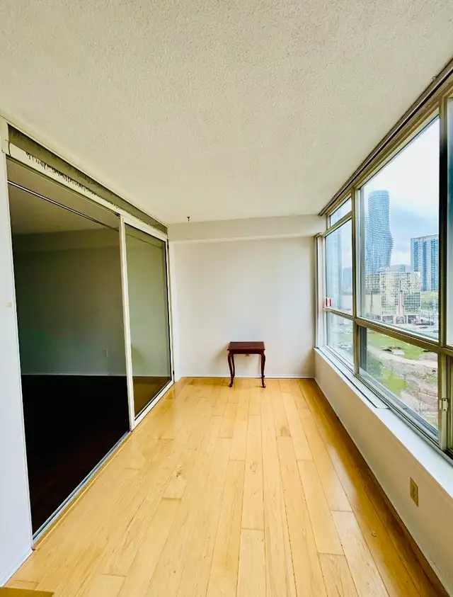 LARGE ALL-INCLUSIVE SUITE AVAILABLE NOW, MISSISSAUGA CITY CENTRE - Photo 20
