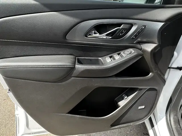 2021 Chevrolet Traverse - Photo 11