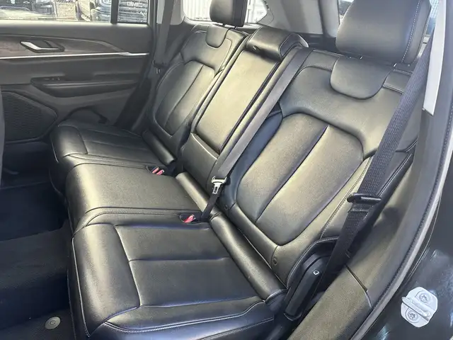 2023 Jeep Grand Cherokee - Photo 12
