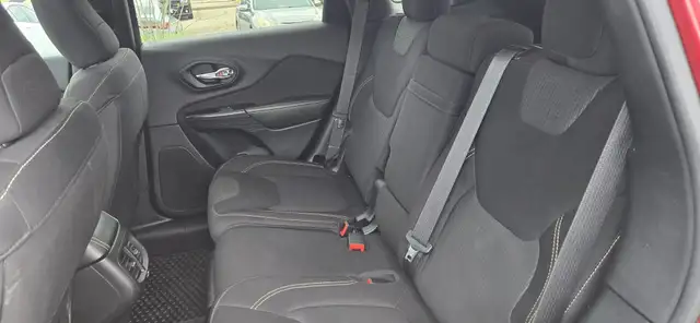 2015 Jeep Cherokee Sport 4dr 4x4 Automatic - Photo 15
