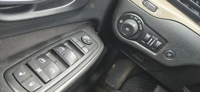 2015 Jeep Cherokee Sport 4dr 4x4 Automatic - Photo 21