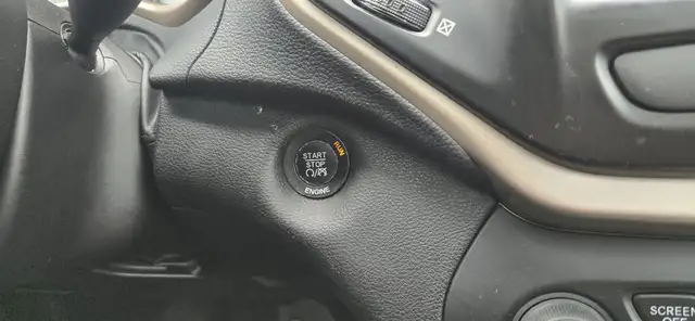 2015 Jeep Cherokee Sport 4dr 4x4 Automatic - Photo 27