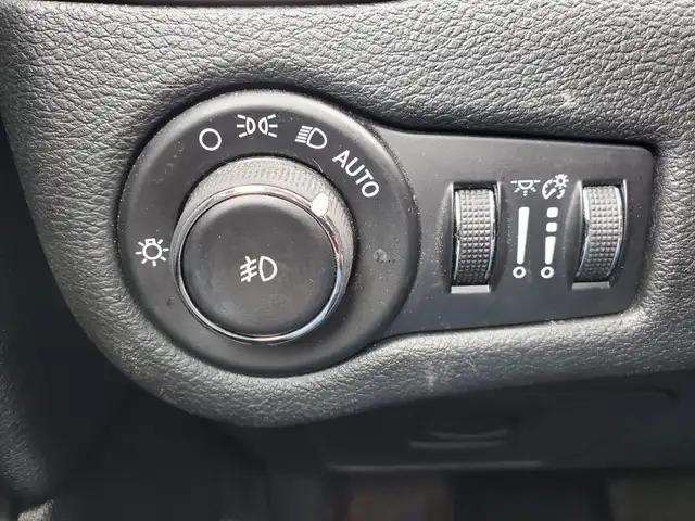 2016 Jeep Cherokee 4WD 4dr North - Photo 22