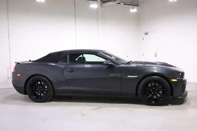 2014 Chevrolet Camaro ZL1 CONVERTIBLE | CLEAN CARFAX | LOW MILEA - Photo 17