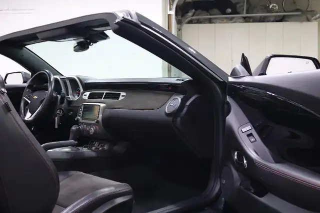 2014 Chevrolet Camaro ZL1 CONVERTIBLE | CLEAN CARFAX | LOW MILEA - Photo 26