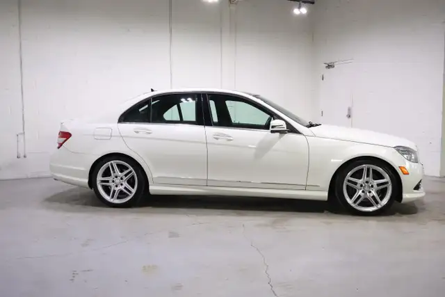 2010 Mercedes-Benz C350 4MATIC | ONE OWNER | DEALER SERVICED - Photo 7